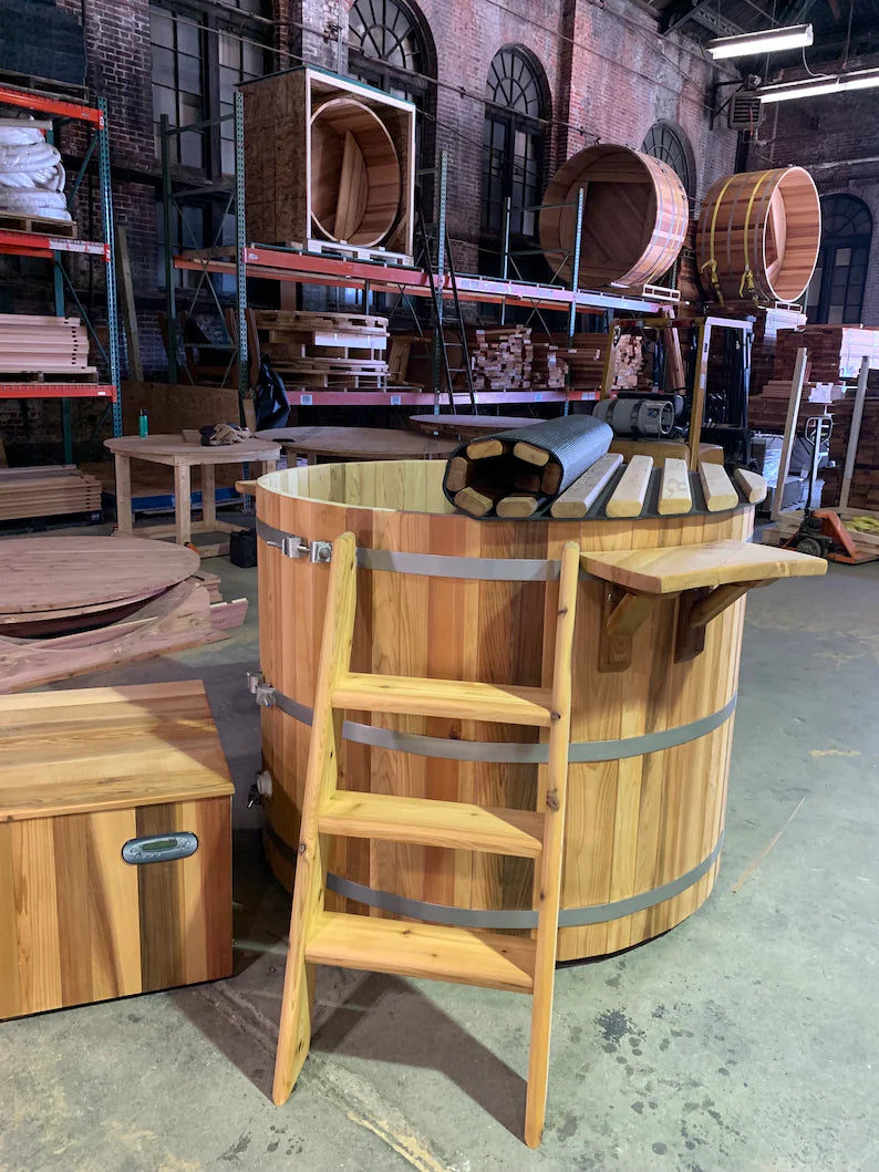 Western Red Cedar Hot Tub!