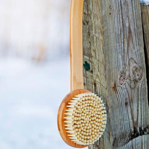 Kolo Bambu Bath Brush with Handle, Natural Bamboo